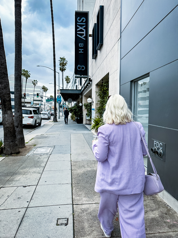 Holly Wood Flourish Mentor attending a business retreat for entrepreneurs in los angeles walking Beverly Hills