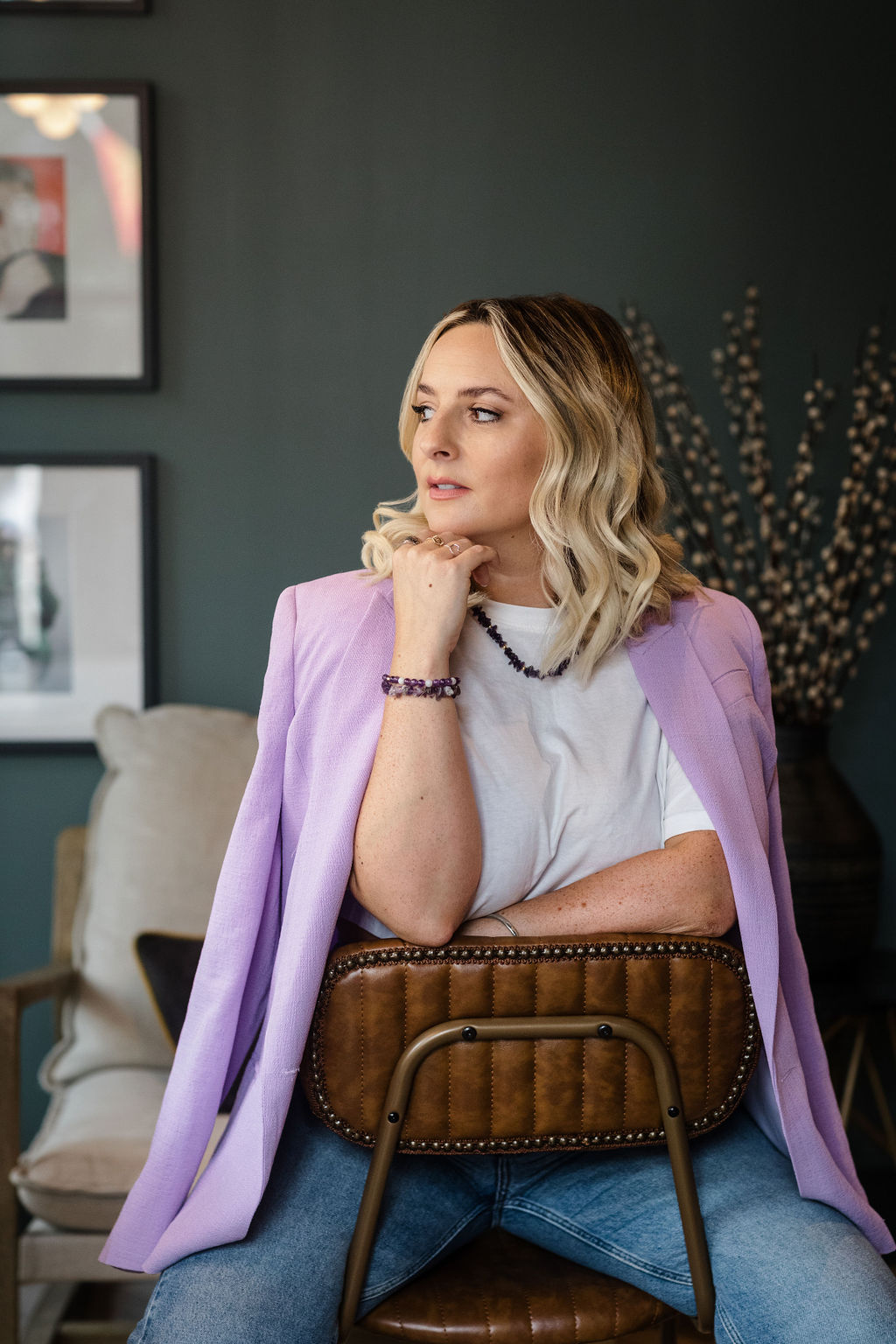 holly-wood-flourish-mentor-media-bio-portrait-chair Holly Wood Flourish Mentor Media Bio Portrait Chair